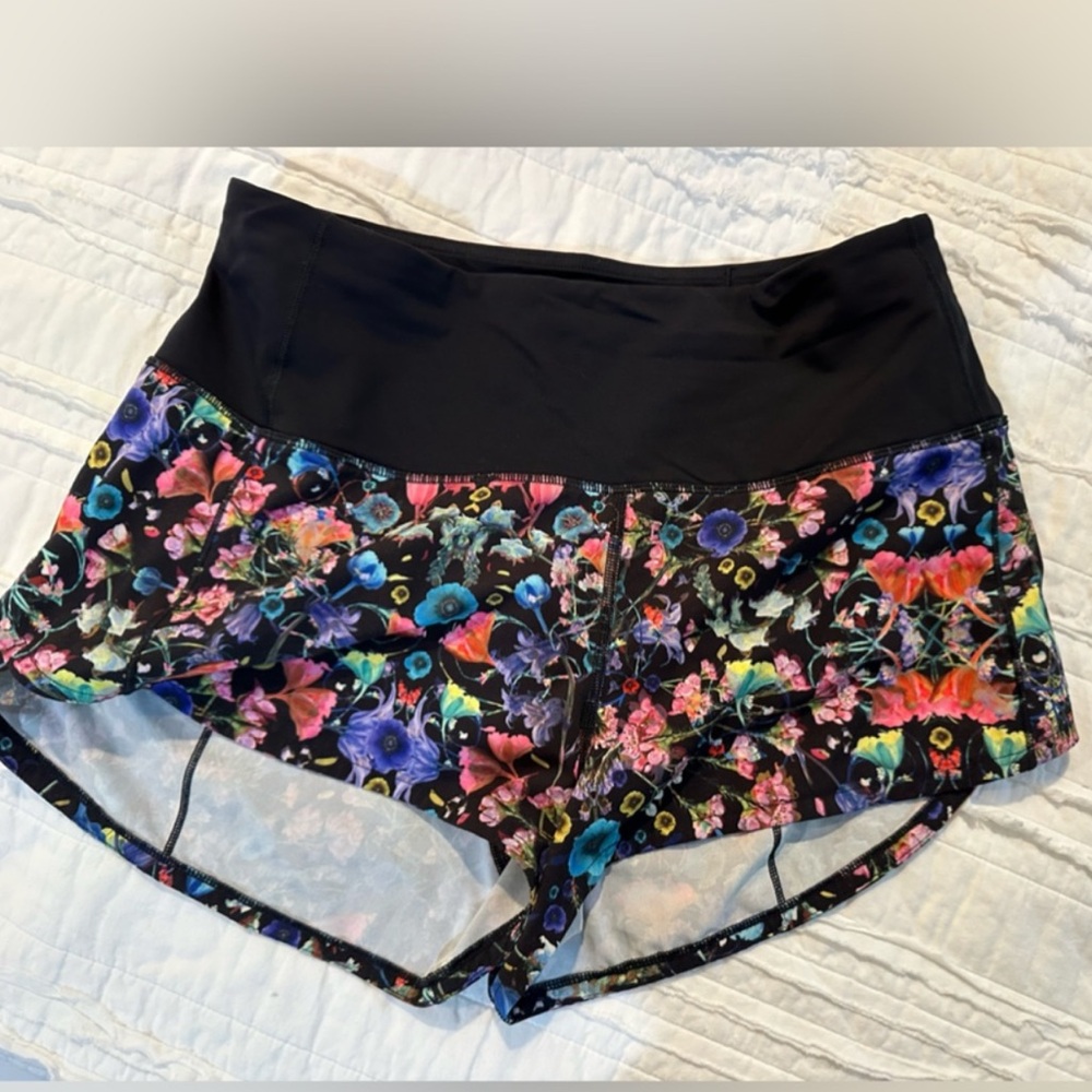 Lululemon Speed Up Shorts High Rise Sz 6